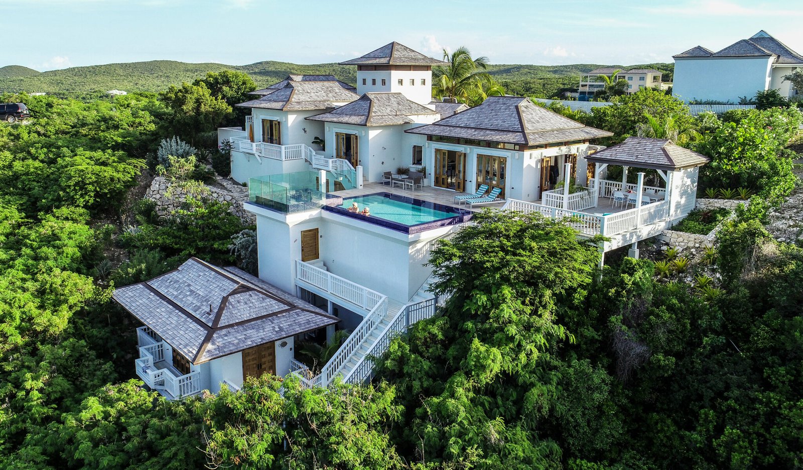 The Only 5Star Hideaway in Antigua That Tourists Dare Not Mention